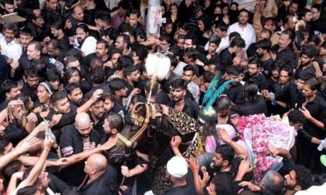 یوم عاشور کی یاد میں ملک بھر میں مجالس عزا، جلوسوں کا سلسلہ شروع