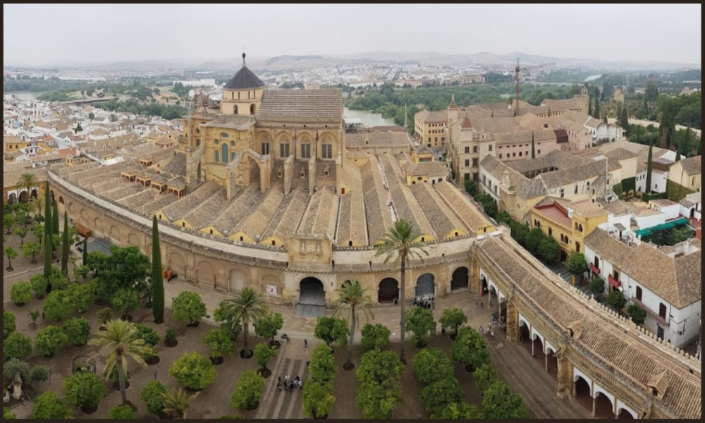 تاریخی مسجد قرطبہ میں آتشزدگی، آگ پر قابو پالیا گیا