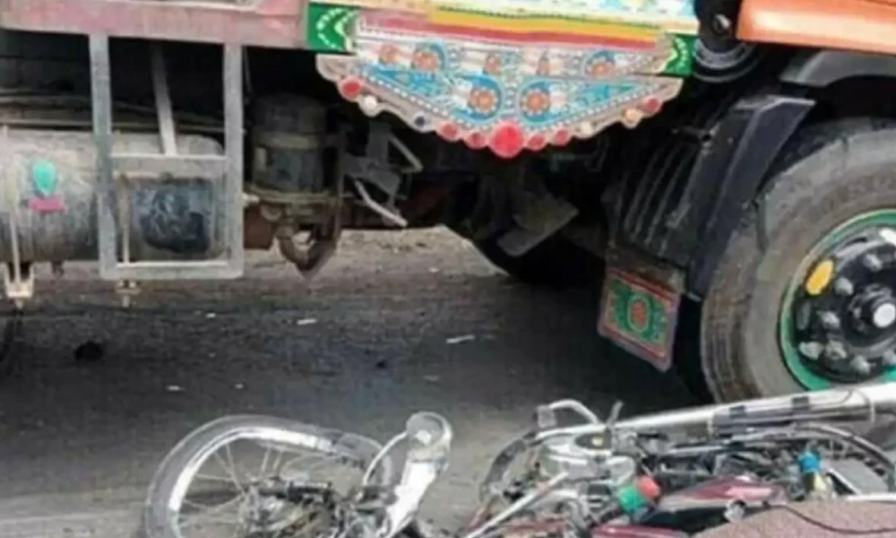 کراچی، لانڈھی میں واٹر ٹینکر کی ٹکر سے ماں بیٹا جاں بحق، ایک زخمی