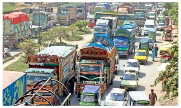 کراچی میں دو روز کیلئے ہیوی ٹریفک چلانے پر پابندی عائد، نوٹیفکیشن جاری
