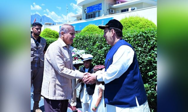 وزیراعظم کا گلگت بلتستان کا دورہ، گورنر کی حالیہ بارشوں کے نقصانات کے حوالے سے بریفنگ