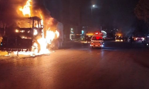 شہر قائد میں ڈمپر گردی اور فسادات کے خدشات