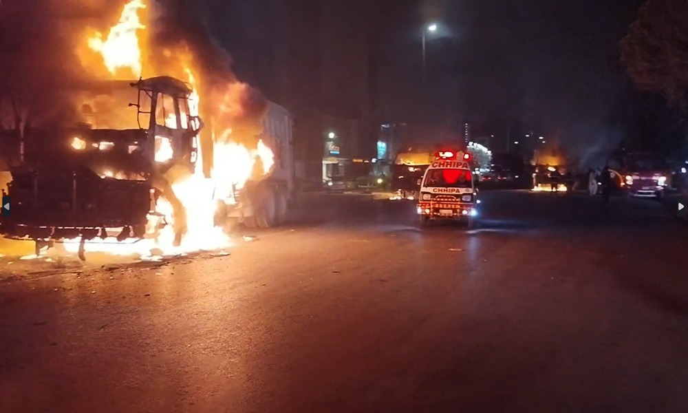 شہر قائد میں ڈمپر گردی اور فسادات کے خدشات