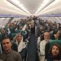 قومی ایئرلائن نے فضا میں یوم آزادی کے رنگ بکھیر دیے