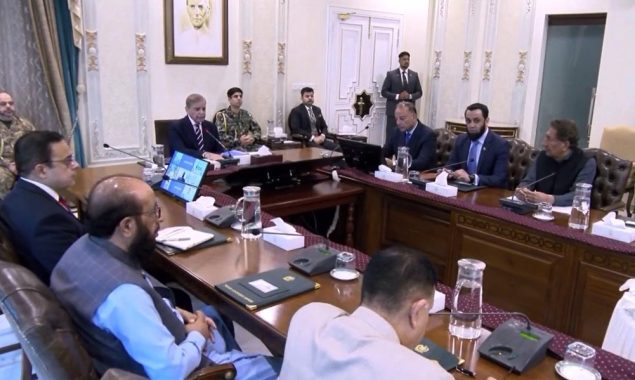 خیبرپختونخوا کے سیلاب متاثرین کیلئے وفاقی کابینہ کی ایک ماہ کی تنخواہ عطیہ کرنے کا اعلان