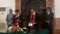 جسٹس عابد عزیز شیخ نے قائم مقام چیف جسٹس لاہور ہائیکورٹ کا حلف اٹھا لیا