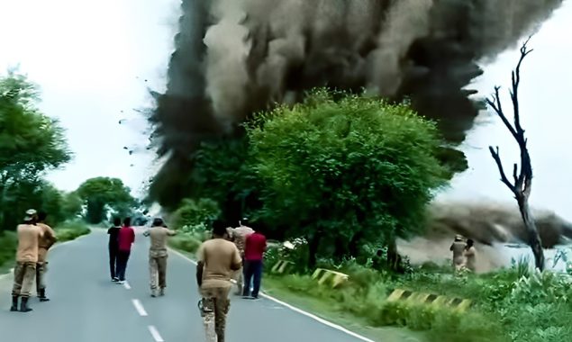 ہیڈ قادرآباد کے حفاظتی بند کو دھماکے سے اڑانے کی ویڈیو بول نیوز نے حاصل کرلی