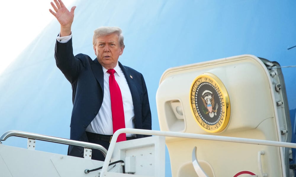 پاکستان اور افغانستان کے درمیان جنگ کی اطلاعات، معاملہ واپسی پر دیکھوں گا، صدر ٹرمپ