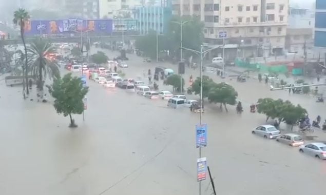 کراچی میں آج بھی گرج چمک کے ساتھ موسلا دھار بارش کا امکان