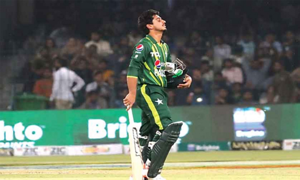 عمان کیخلاف میچ میں صائم ایوب پہلی ہی گیند پر آؤٹ، شرمناک فہرست میں شامل