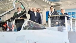 صدر زرداری کا چین کے ایئرکرافٹ کمپلیکس کا تاریخی دورہ