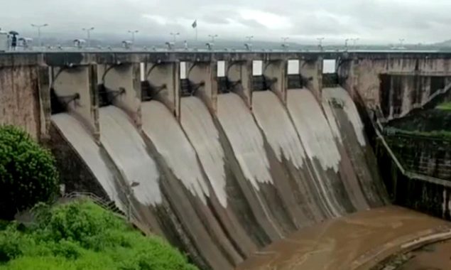 ملک کے مختلف علاقوں میں دریاؤں اور برساتی نالوں میں پانی کی سطح مسلسل بلند