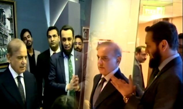 وزیراعظم کا پاکستان ٹی وی ڈیجیٹل کا دورہ اور انگریزی چینل کا افتتاح