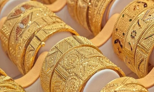 سونے کی عالمی اور مقامی مارکیٹوں میں قیمت کم ہوگئی، فی تولہ کتنے کا ہوگیا؟