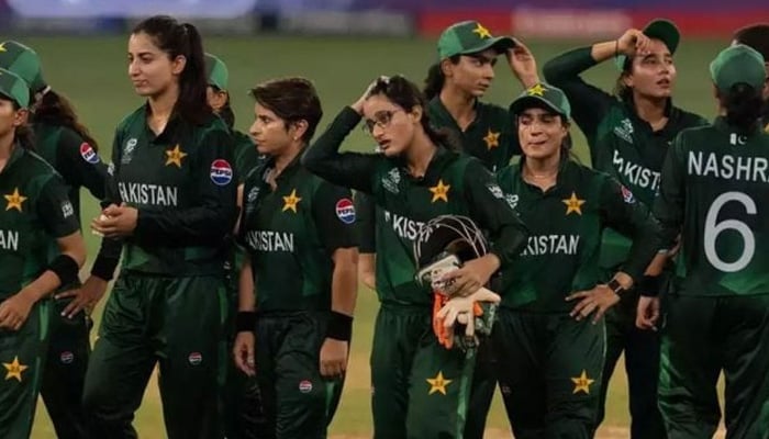 ویمن کرکٹ ٹیم کی ناقص کارکردگی، ہیڈ کوچ محمد وسیم کو عہدے سے ہٹانے کا فیصلہ