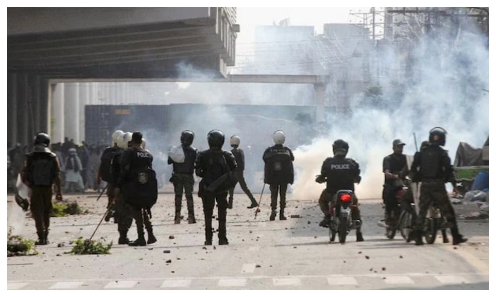 تحریک لبیک کا مریدکے میں پرتشدد احتجاج؛ انتشار پسند مظاہرین کو منتشر کر دیا گیا