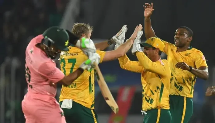 جنوبی افریقا نے پہلے ٹی ٹوئنٹی میں پاکستان کو 55 رنز سے شکست دیدی