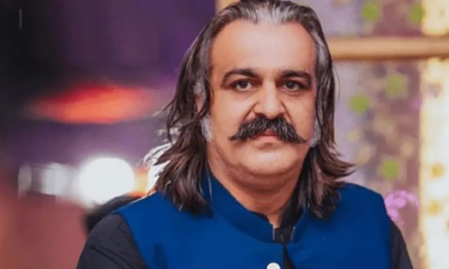 علی امین گنڈاپور کا استعفیٰ معمہ بن گیا، 12 گھنٹے بعد بھی گورنرہاؤس نہ پہنچ سکا