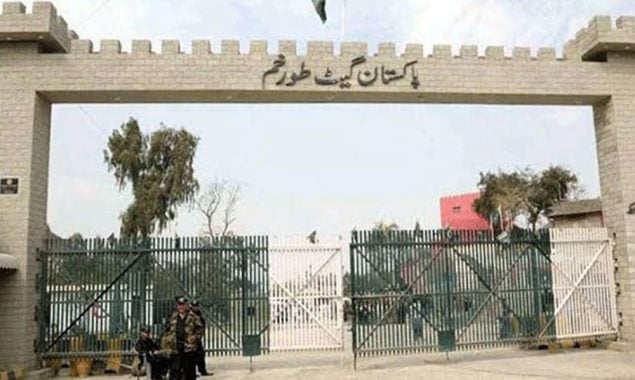 پاک افغان کشیدگی؛ طورخم بارڈر ہر قسم کی آمد و رفت کے لیے بند