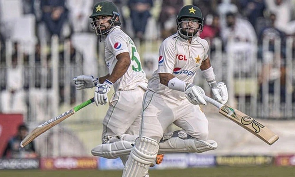 دوسرا ٹیسٹ؛ پاکستان کا پراعتماد آغاز، کھانے کے وقفے تک ایک وکٹ پر 95 رنز بنا لیے