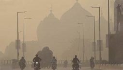 دیوالی کے روز بھی لاہور کی فضا آلودہ، حکومت کی شہریوں سے احتیاط کی اپیل