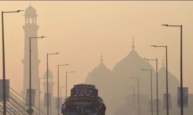 نئی دہلی میں اسموگ کی صورتحال بدترین ہوگئی، لاہور کا دوسرا نمبر