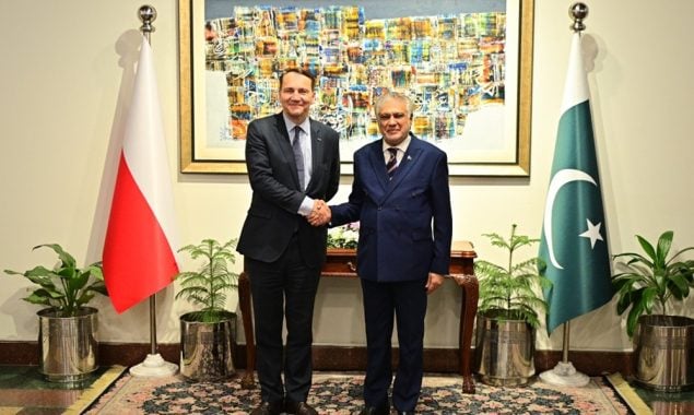 پاک فضائیہ کی بنیادرکھنےمیں پولینڈ کا اہم کردار ہے، اسحاق ڈار