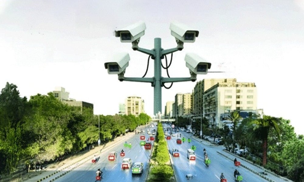 شہرقائد میں ٹریفک کی خلاف ورزی؛ دوسرے روز بھی ڈھائی کروڑ سے زائد کے ای چالان