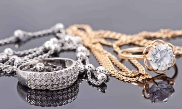 سونے اور چاندی کے بھاؤ آج کیا رہے، قیمت میں ہوئی مزید کتنی کمی؟