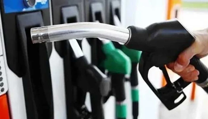 پیٹرولیم مصنوعات کی قیمتوں سے متعلق اہم خبر آگئی