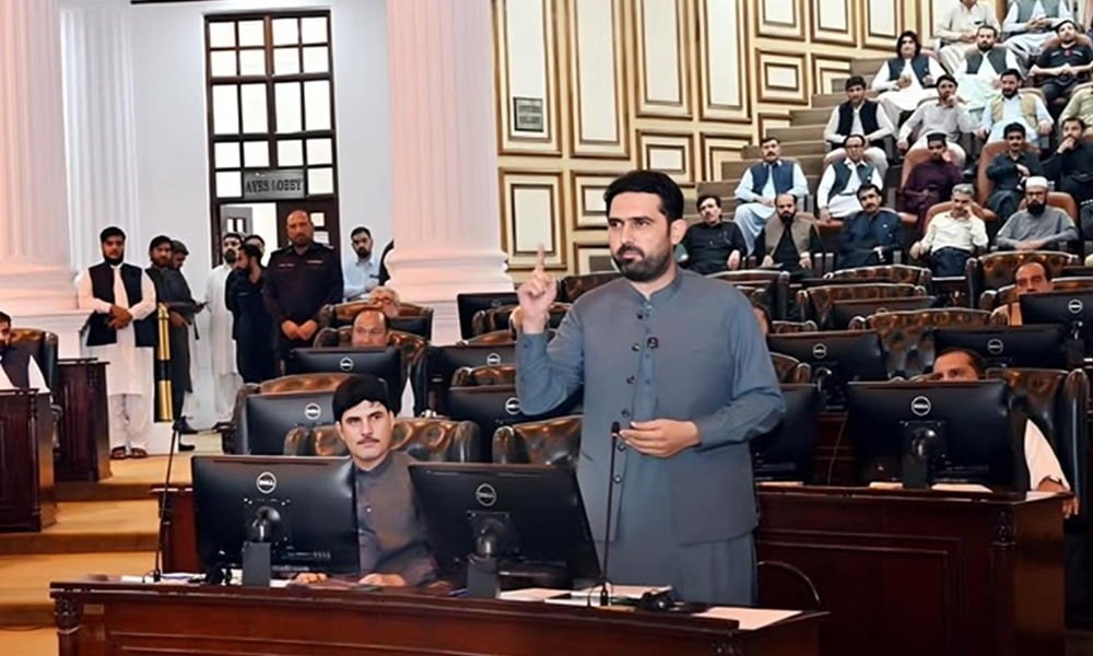 خیبرپختونخوا کی 13 رکنی صوبائی کابینہ تشکیل، حلف برداری آج ہوگی