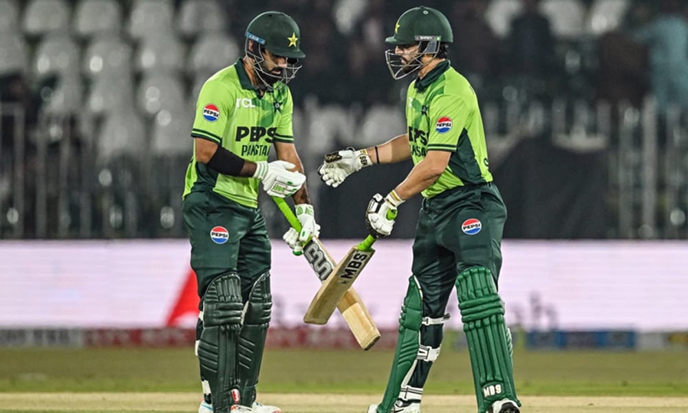 پہلا ون ڈے؛ پاکستان کا سری لنکا کو 300 رنز کا ہدف