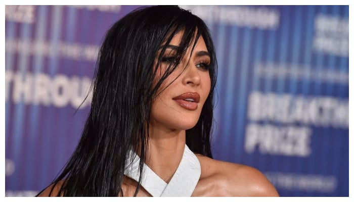 کِم کارڈیشین کا آخرکار مشہور تقریب میں شرکت اور لباس سے متعلق افسوس کا اظہار