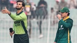 پہلا ون ڈے؛ جنوبی افریقہ کی پاکستان کے خلاف بیٹنگ جاری