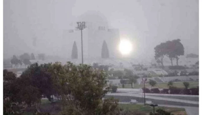 شہرقائد میں دھند کا راج، موسم آج گرم رہنے کا امکان
