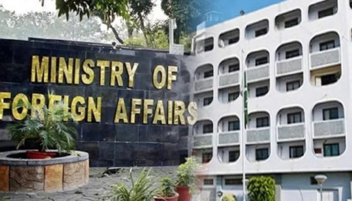 اسلام آباد : پاکستان نے مقبوضہ کشمیر میں بھارتی پالیسیوں، آبادیاتی ڈھانچے میں تبدیلی کی کوششوں کو کشمیریوں کے بنیادی حقوق کی سنگین خلاف ورزی قرار دے دیا۔