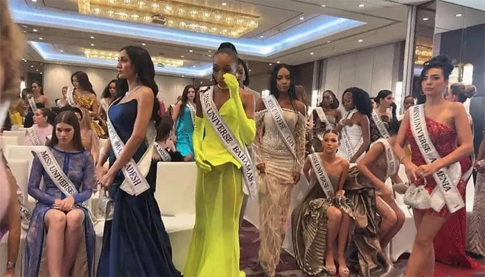 میکسیکن حسینہ فاطمہ بوش کی توہین پر عالمی حسیناؤں کا احتجاج ، تقریب کا اجتماعی واک آؤٹ