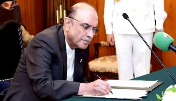 صدرِ مملکت نے آرمی، ائیرفورس، نیوی ترمیمی بل 2025 منظوری دے دی