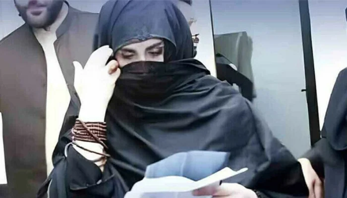 بانی پی ٹی آئی کے دور میں بشریٰ بی بی اہم سرکاری فیصلوں پر اثر انداز ہوتی رہیں، برطانوی جریدہ