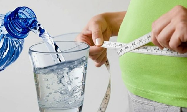 پیٹ کی چربی ختم کرنے والا ’پانی‘ متعارف؛ مگر یہ کام کیسے کرتا ہے؟