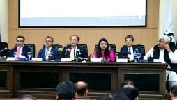 وزیر خزانہ کی معاشی ٹیم کے ہمراہ اہم پریس کانفرنس