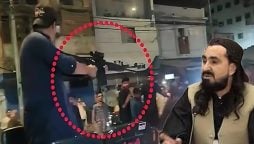 گارڈن میں ڈمپر واقعہ؛ لیاقت محسود کے مسلح گارڈ کی مشتعل عوام پر فائرنگ، مقدمہ درج