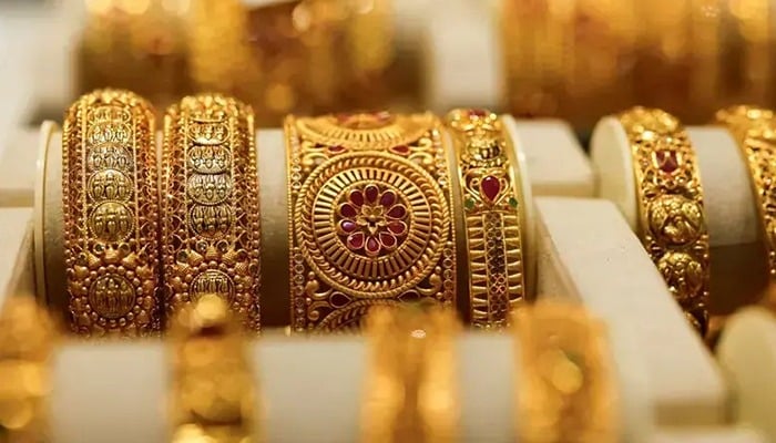 کاروباری ہفتے کے پہلے روز سونے کی قیمت میں بڑا اضافہ
