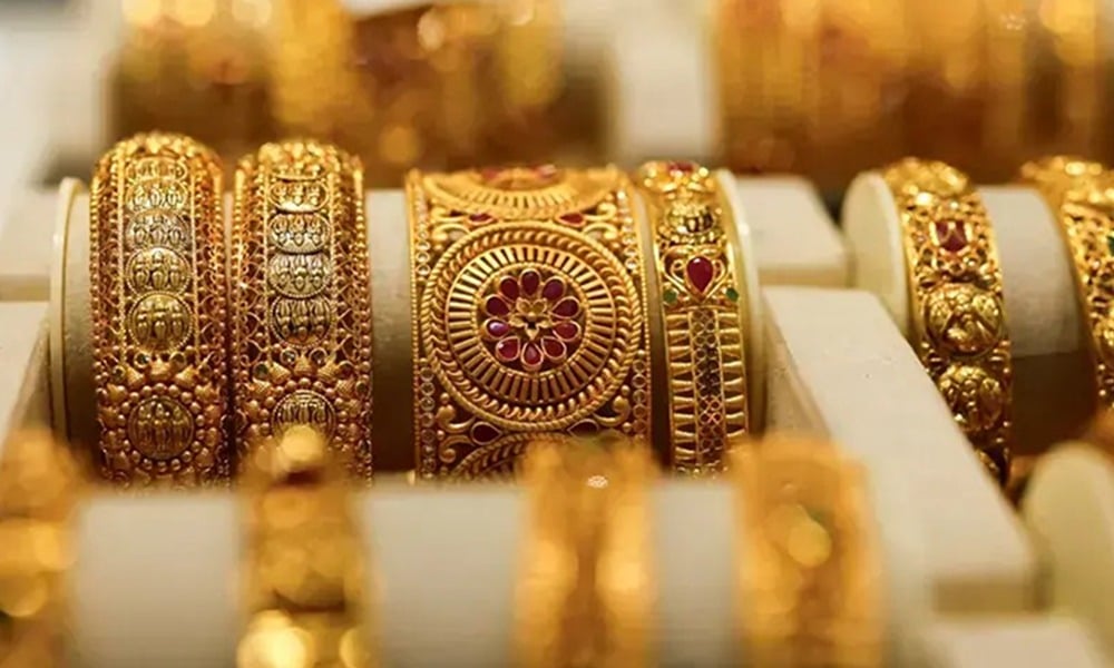 سونے کی قیمت مزید گھٹ گئی؛ فی تولہ کتنے کا ہوگیا؟