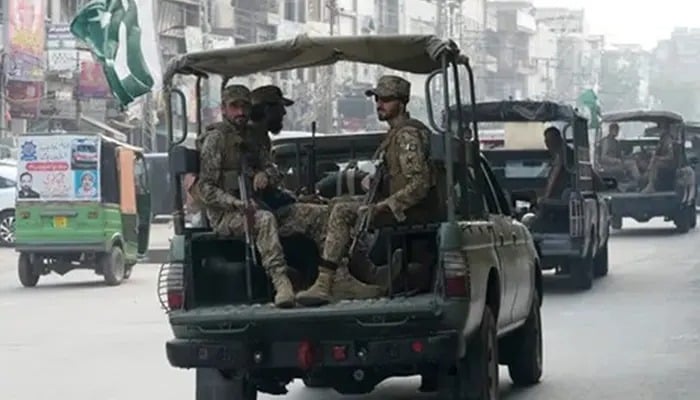 پاک فوج ملک سے دہشتگردی کے ناسور کو عوام کے تعاون سے ختم کرنے کیلئے پرعزم