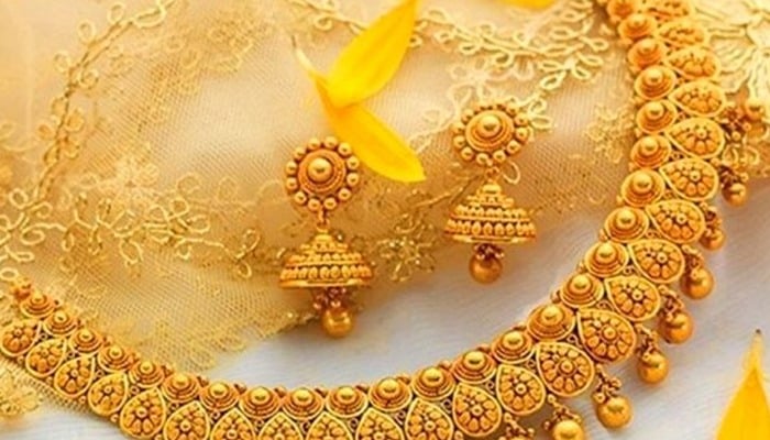 سونے کی قیمت میں بڑی کمی، فی تولہ سونا کتنے کا ہوگیا؟