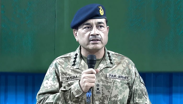 قوم کے معماروں پر کوئی آنچ نہ آئے؛ فیلڈ مارشل کی کیڈٹ کالج وانا آپریشن کے دوران ہدایت