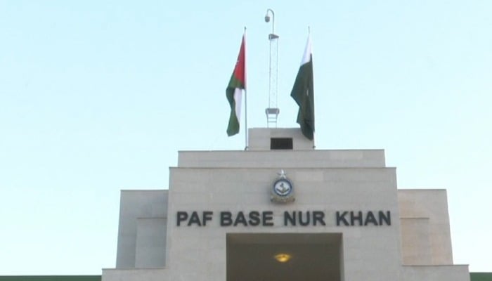 پاک فضائیہ کے جنگی جہازوں کی اردن کے بادشاہ عبداللہ دوم کو سلامی