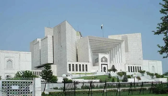 زیر التوا مقدمات کم کرنے کے لیے سپریم کورٹ سے ہزاروں کیسز آئینی عدالت منتقل