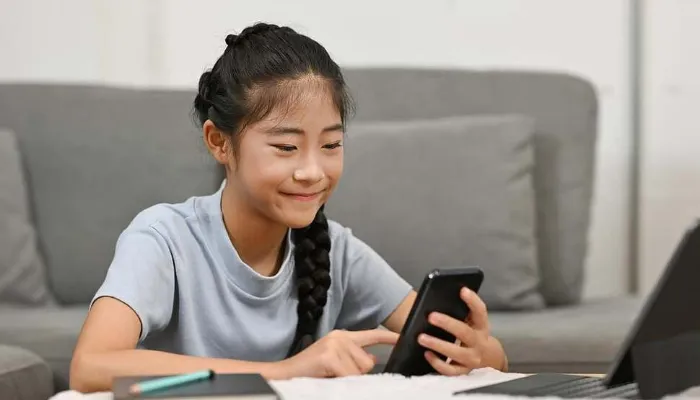 بچوں کیلئے اسکرین کا محدود استعمال صحت مند قرار